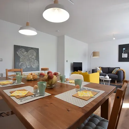Modern Holiday In With Fenced Garden Feriehus *
