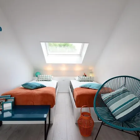 Modern Holiday In With Fenced Garden * 巴斯托涅